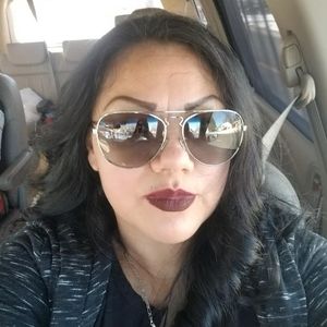 Meet your Posher, Ana